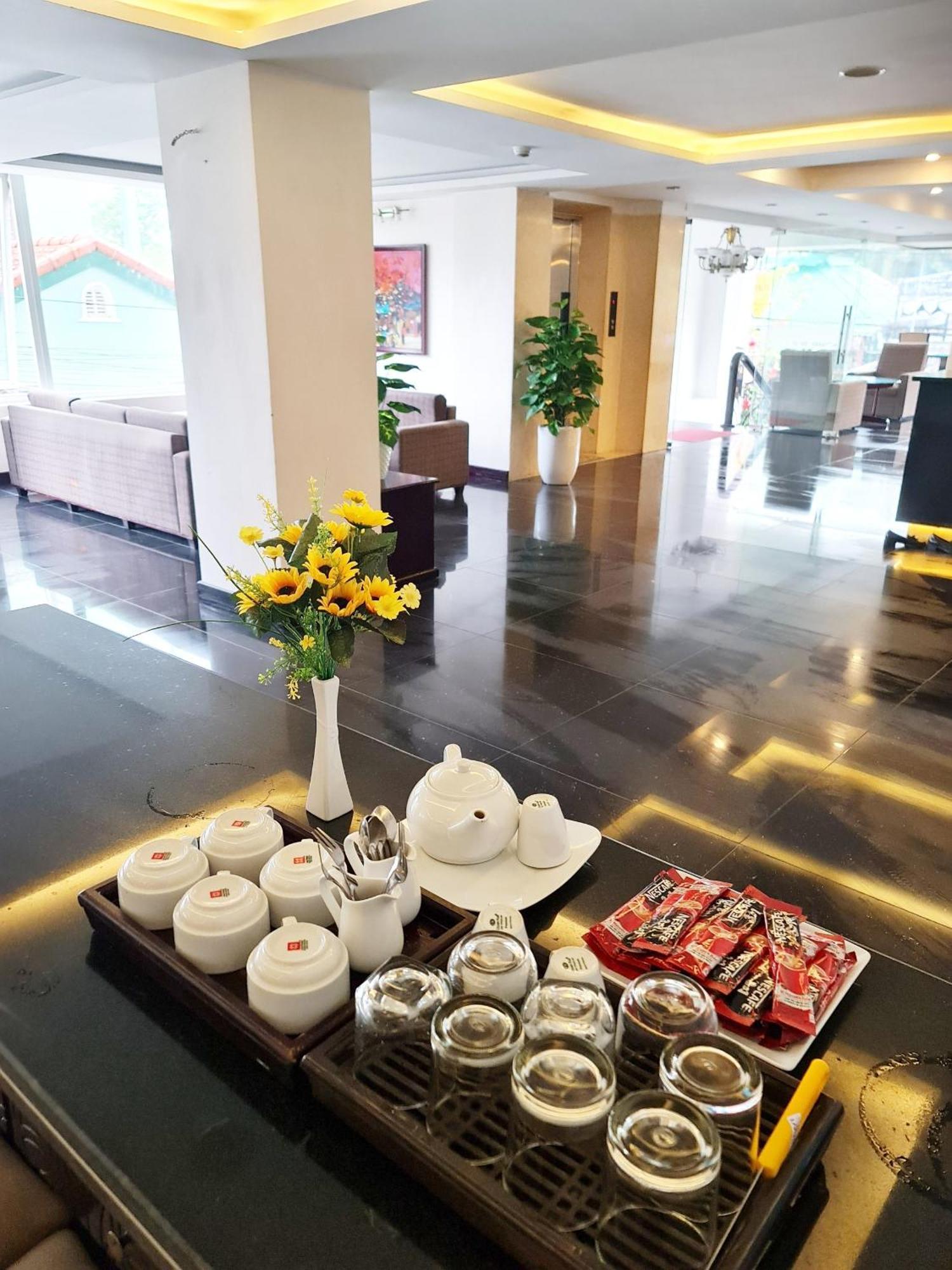 Vina Spa Hotel Hue Exterior photo
